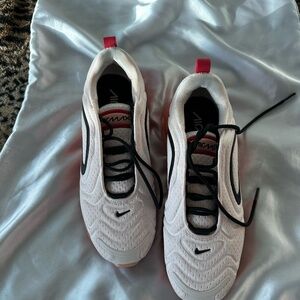 Nike Air max in size 10. Peach and black in color. Worn twice.